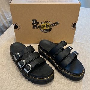 Dr. Martens Sandal